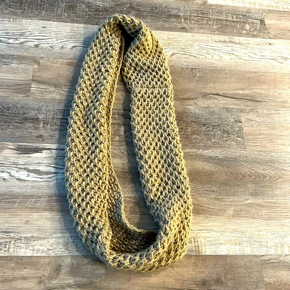 Light brown infinity scarf. In good condition! - Picture 1 of 1